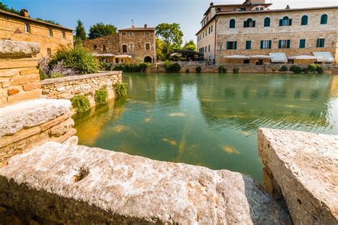 Admire the rich surroundings of the tuscan countryside at albergo le terme. Bagno Vignoni: terme fiabesche nel cuore della Toscana ...