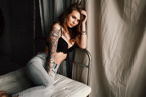 wallpaper women jeans in bed black bras sitting brunette tattoo portrait 2560x1707