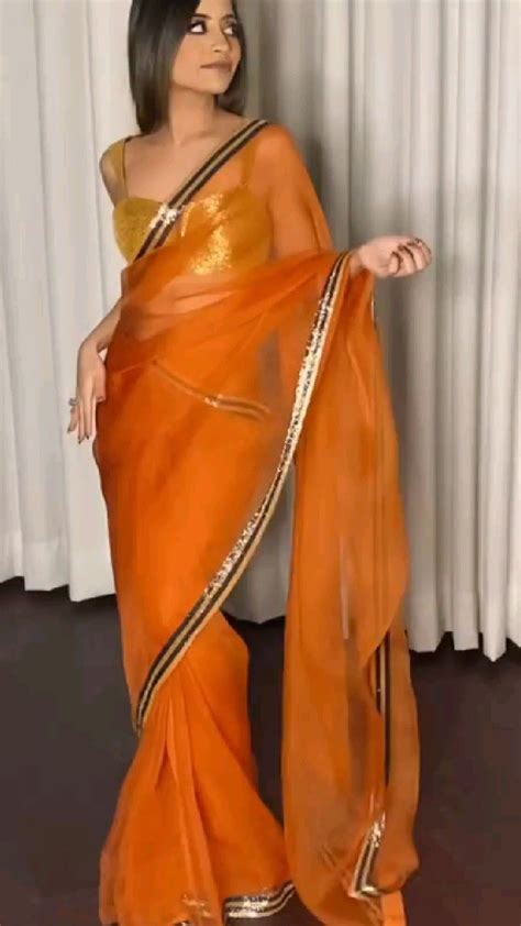 Priya Rai Se Desnuda De Su Vestido De Plata Sexy Chicas Desnudas Y