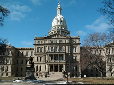 Michigan Legislature Extends Whitmers Emergency Powers Wemu