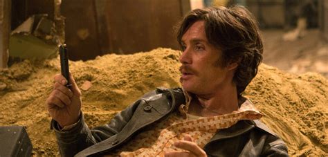Today he is 44, and has starred in 47 movies cillian murphy's first acting role was as 'pat the barman' in sweety barrett, released in 1998 when he was 22. Cillian Murphy - 5 nackte Fakten über den Free Fire-Star