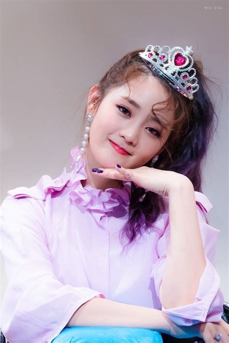 Get inspired by our community of talented artists. minnie; gidle | Soyeon, Rapper, Dançarina