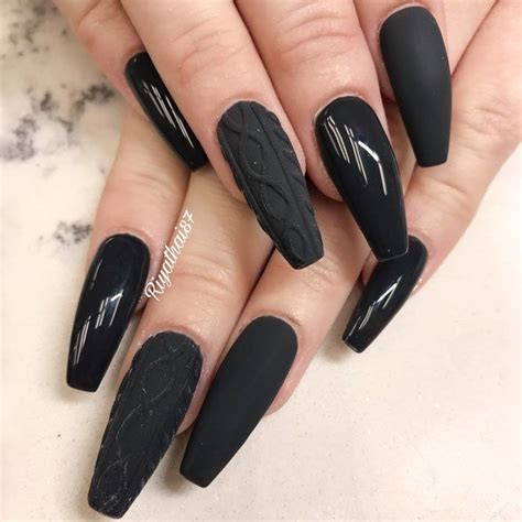 36 Edgy Ideas For Matte Black Nails To Break The Manicure Monotony