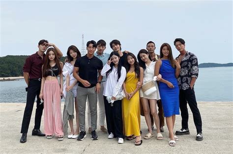 ‘singles Inferno Season 1 Cast Update Heres What Song Ji Ah Moon
