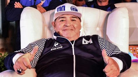 Argentina dos, inglaterra, cero, y gol, y llegó gol, diego, armando, baradona, gracias dios, por el fútbol por maradona, por esas lágrimas. El vídeo viral de Maradona que empaña el 34 aniversario ...
