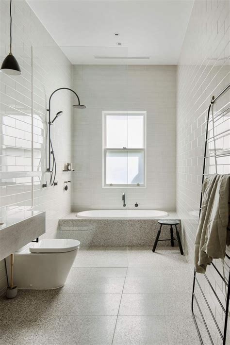 We hope you find your inspiration here. 39 Galley Bathroom Layout Ideas to Consider | Cottage ...