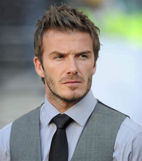 David beckham former footballer from england right midfield last club: Le transfert de David Beckham au Paris Saint-Germain, une ...