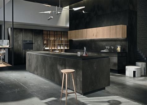 Elle repose essentiellement sur le régime méditerranéen fait de produits frais, mais est aussi renommée pour sa production d'huile d'olive, de fromages, de charcuterie. Tous nos modèles de cuisines italiennes haut de gamme et luxueuses - cuisiniste italien