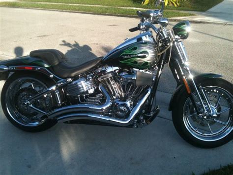 A guy showed up at work yesterday with what looks like a heriage softail delux springer. Pros and Cons on 2009 Softail Springer - Harley Davidson ...