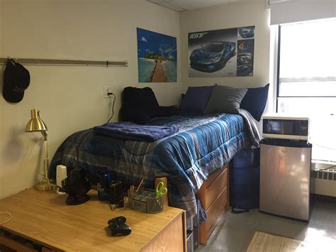 Plan ahead to shop for college apartment decor. 24 Best Of College Dorm Decor for Guys | Findzhome