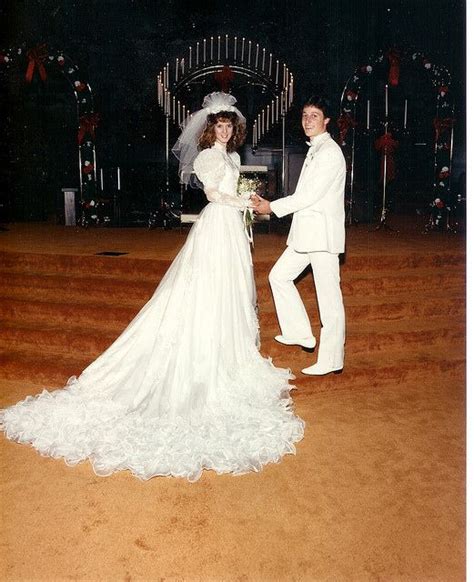 27 Of The Most Amazing 80s Weddings Youll Ever See Vintage Wedding
