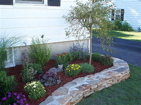 How to design front yard flower beds. Front Yard Raised Flower Bed Ideas Front Of House | Garden ...