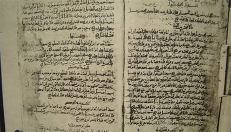 Pelbagai jenis buku melayu boleh didapati di mana ia bukan sahaja merangkumi buku cerita golongan dewasa, malahan pelbagai buku bahasa melayu. Cara Membaca Kamus Yang Baik - Kecil