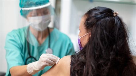 . j'ai été vacciné, doublement vacciné ! Top 5 COVID-19 vaccine questions answered | CAS