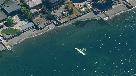 Small Plane Crashes In Water Off West Seattle Occupants Escape Kpic