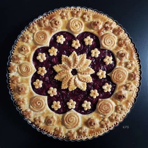 Have fun with your pie crust. Rosetta pie looks great after baking. @karinpfeiffboschek ...