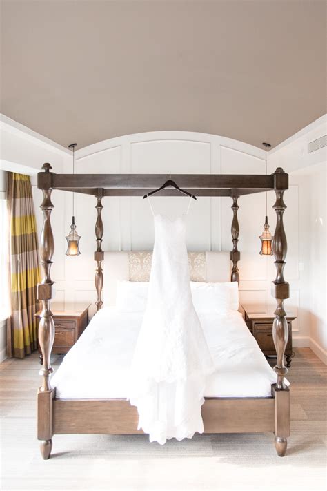 If your wedding pictures mean a lot to you then you'll probably want to pay special attention to your venue. Top 10 Details to Have in Your Getting Ready Room ...