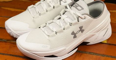 It's about making a lasting impact in everything we do, for better, forever. Twitter Is Gleefully Slamming Stephen Curry's New Shoes ...
