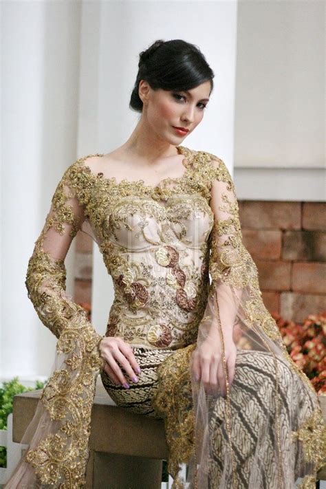 Baju Perkahwinan Kebaya Tradisional Indonesia