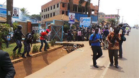 Uganda Police Arrest Tv Reporter Live On Air
