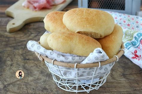 2 ore e 15 minuti. PANINI ALL OLIO FATTI IN CASA MORBIDISSIMI