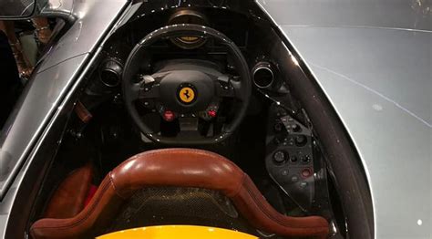 The top speed is above 186 mph (300 kph). Ferrari Monza SP1 y SP2, las dos sorpresas de la marca del ...