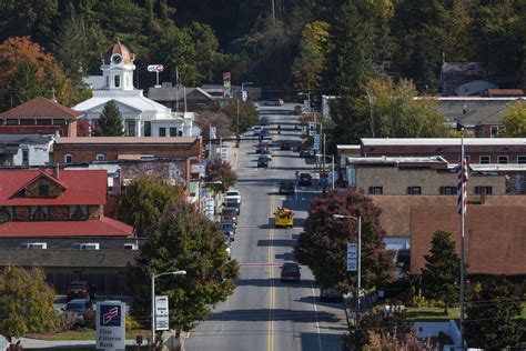 The 15 Best North Carolina Towns To Visit This Fall North Carolina