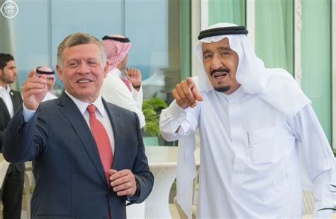 يشغل عوض الله حالياً منصِب الرئيس التنفيذي لشركة طموح والتي تتخذ من مدينة دبي الإماراتية مقرًا لها. #خادم_الحرمين يبحث مع ملك الأردن العلاقات الثنائيّة وأوضاع ...