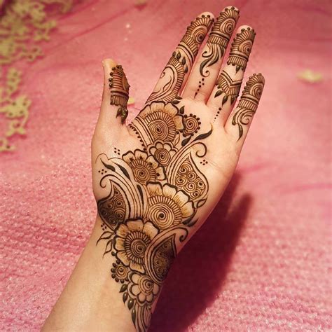 Beautiful Simple Mehndi Design For Left Hand Front Side 158334
