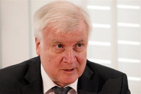 Er gehört dem rechten flügel der rechtspopulistischen afd. Seehofer wirft Habeck „unredliche Politik" vor - Grüne ...