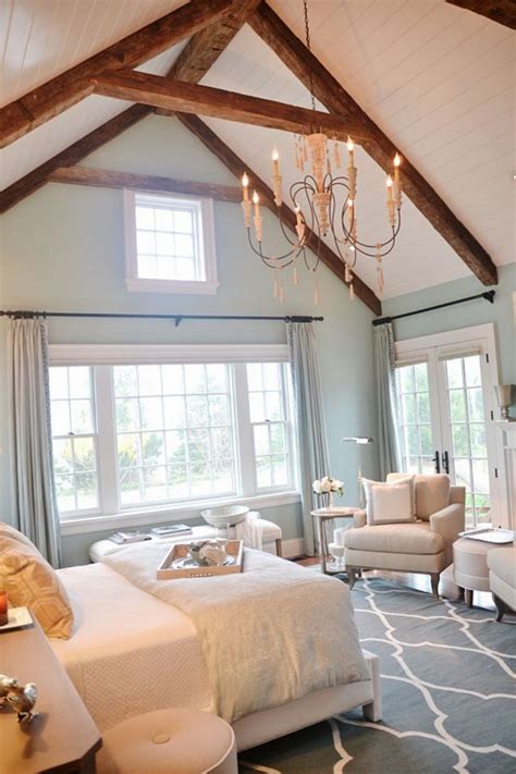 Vaulted ceilings are a desirable architectural feature and can allow for some interesting lighting choices in your home. 20 Vaulted Ceiling Bedroom Design Ideas for Your ...