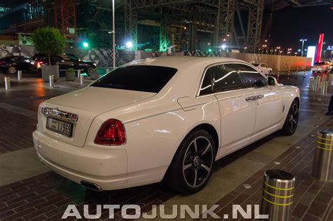 The ghost nameplate, named in honour of the silver ghost, a car first produced in 1906, was announced in april 2009 at the auto shanghai show. RR Ghost II foto's » Autojunk.nl (230374)