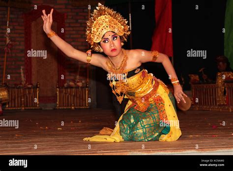 Bali Indonesia August 11 2014 Traditional Balinese Legong Dance Is Performed By The Jaya