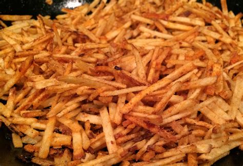 Udang yang masih berkulit akan lebih lezat untuk sajian ini karena akan membuat bumbu/sambalnya lebih melekat. Sambal Goreng Kering (Spicy Fried Potato Strings) | A Dash ...