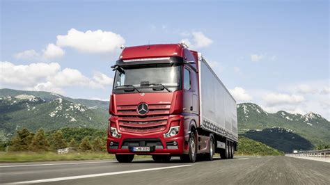 The most important and spectacular new feature is the new active drive assist. MERCEDES BENZ ACTROS: MEJOR CAMIÓN 2020