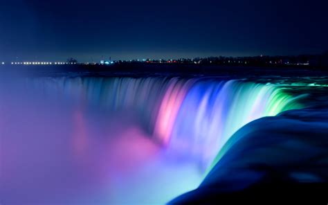 Niagara Falls Has Been Turned Into An Awesome Lightshow