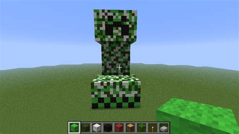 Giant Creeper Statue Minecraft Map