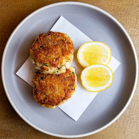 Baltimore-style Crab Cakes - Ian Benites