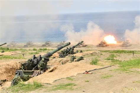 兵棋推演 (military simulation)為一種室內軍事演習方式，也稱指揮所演習 (command post exercise, cpx)或桌上演習 (table top exercise, ttx)。用於軍校教育和實際的軍事行動之中，以預先推估戰爭局勢的發展為其目的。 軍情動態》美軍首度派遣連絡官參與漢光兵推 軍事合作升溫 - 政治 - 自由時報電子報