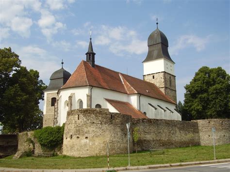 Na kolik vyšla jeho obnova? Kostel svatého Jana Křtitele (Velká Bíteš) - Wikipedie