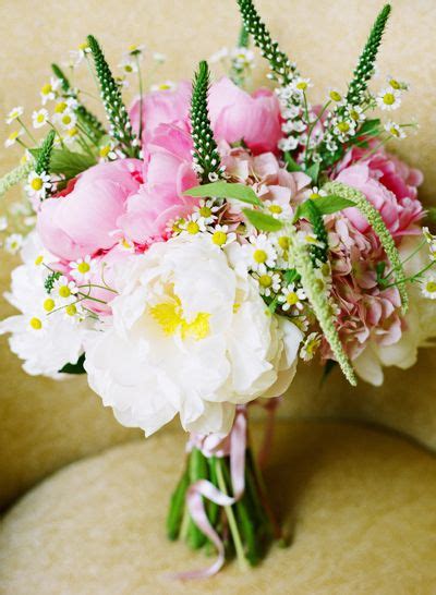 This lavender moscow mule is made with brewed ginger tea and a delicious lavender simple syrup for a light and refreshing take on the classic cocktail. a mix of wildflowers, peonies and hydrangeas | Pink ...
