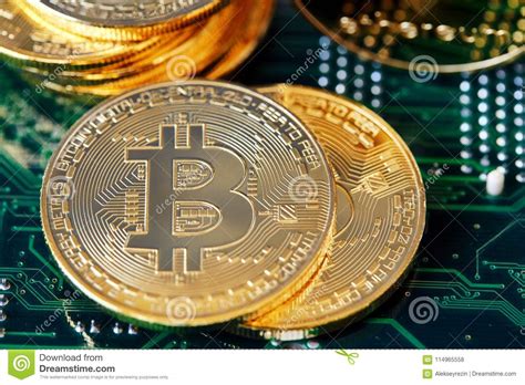 Warren buffett dismissed bitcoin and other cryptocurrencies as worthless in a cnbc interview on monday. Stack Of Cryptocurrencies On Motherboard. Bitcoin As Most ...