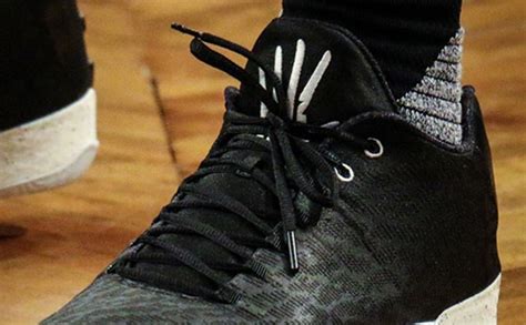 It's been a long time coming, but kawhi leonard's signature shoe is finally going to be available to the public starting later this week. Kawhi Leonard Shoes All Black - Clătită Blog