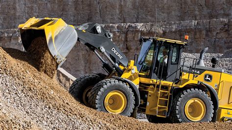 John Deere Continues Performance Tiering With Large Wheel Loader Line