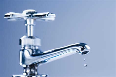 How to plug a water pipe. How to Thaw a Frozen Water Pipe