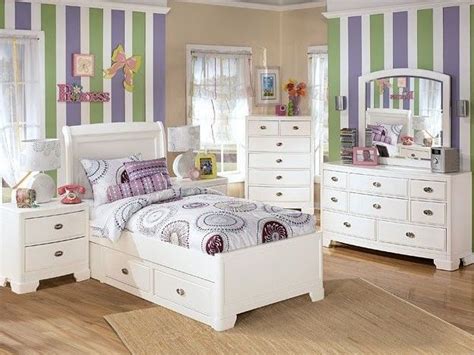 If you're furnishing a spacious suite, try a complete set that comes with a king bed, chest of drawers, nightstand and bureau. Ashley Furniture Childrens Bedroom Sets | Kamar tidur anak ...