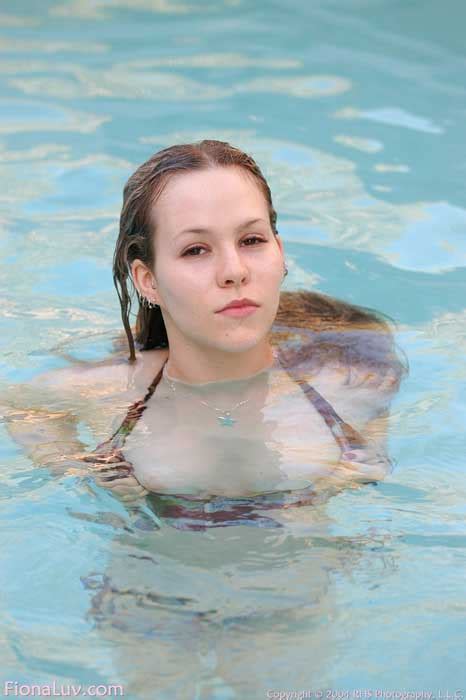 Sxxxybabe Fiona Luv In The Pool