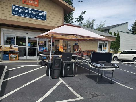 Forgotten Treasures (closed) - Whidbey Island - thrift stores