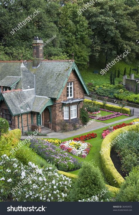 Small House With Garden In Edinburgh From Princess Street Gardens Stock