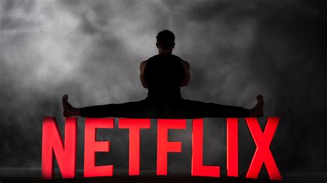 Il est à l'affiche de la comédie d'action. Le Dernier mercenaire : Netflix annonce un film avec Jean ...